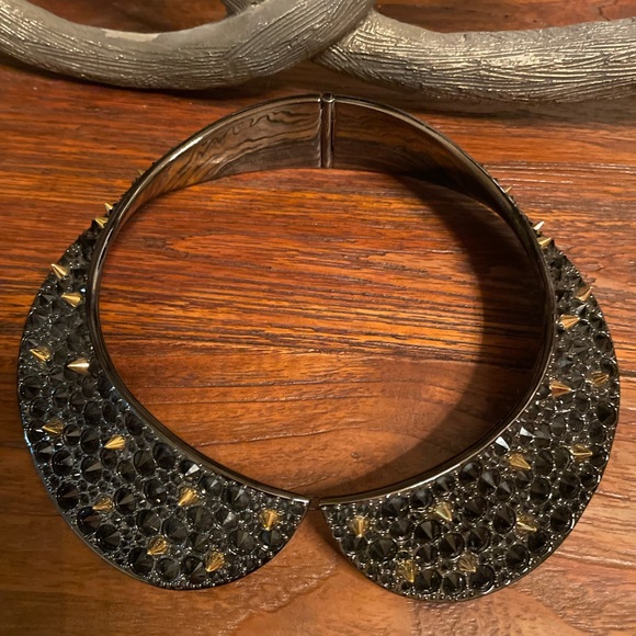 LOUIS VUITTON Spikey Fairy Collar. - Picture 6 of 15